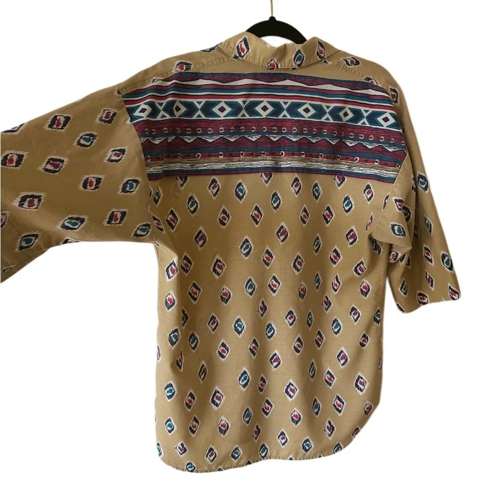 Geometric Patterned Button-Up Shirt - Picture 2 of 5